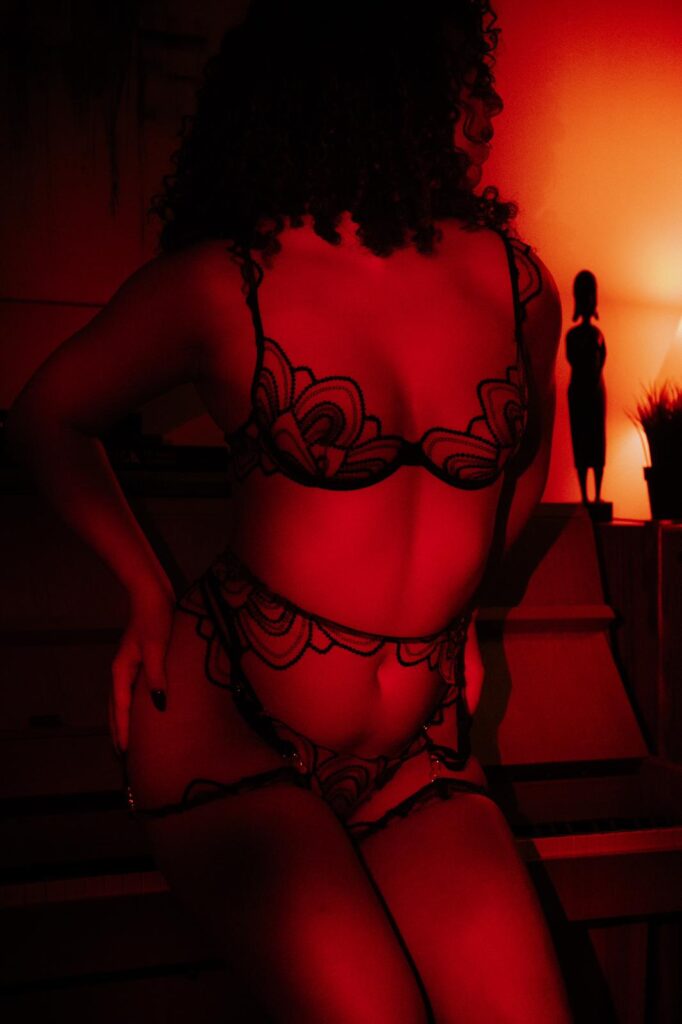 Sexy Mia cover Girl Cutie